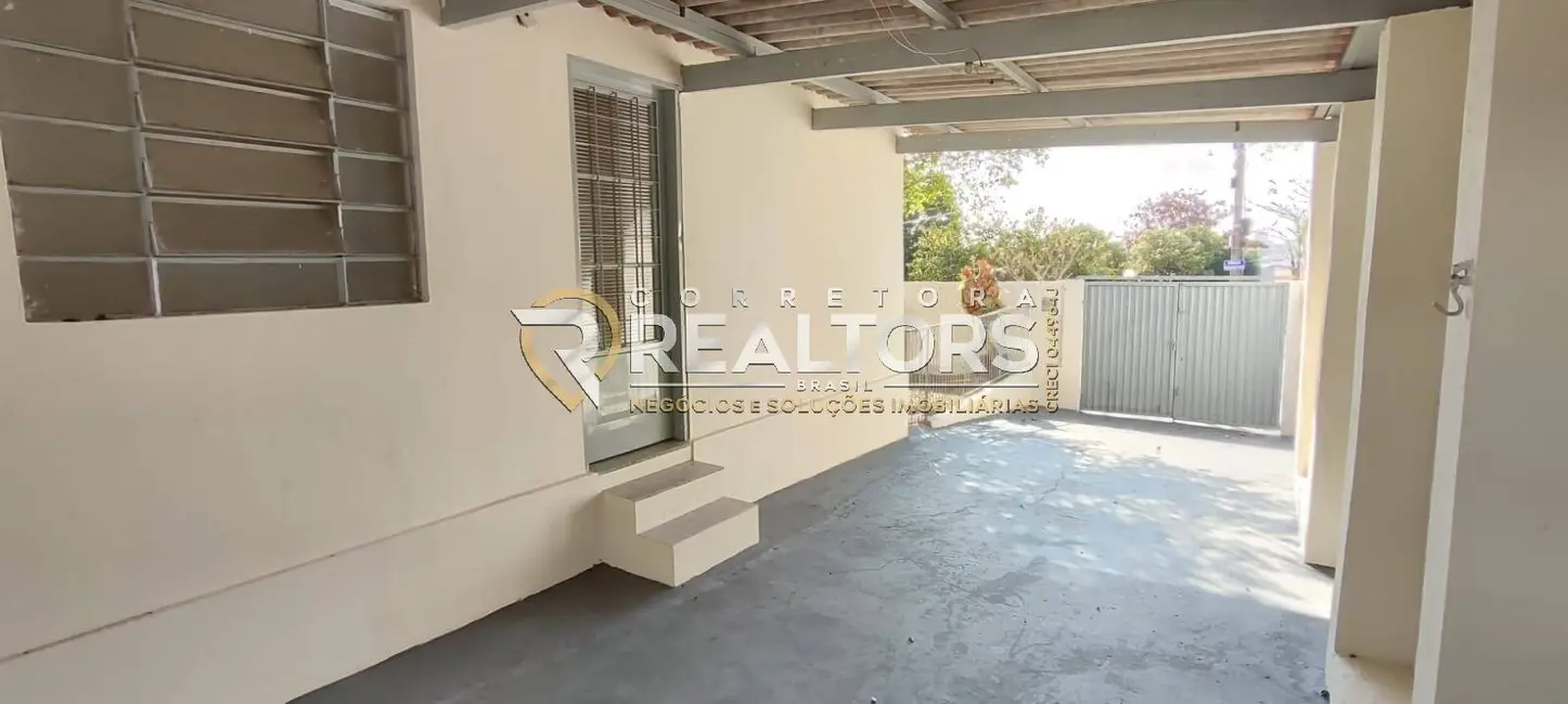 Foto 3 de Casa com 4 quartos à venda, 130m2 em Botucatu - SP