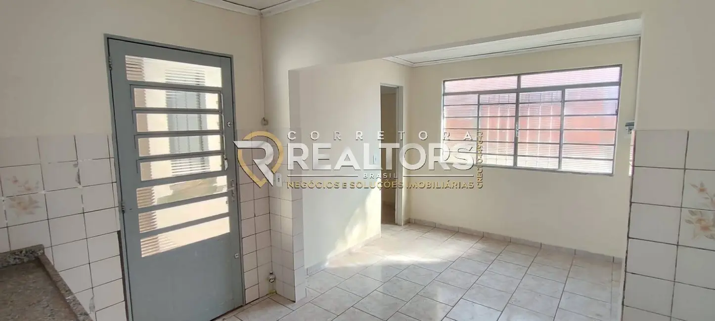 Foto 7 de Casa com 4 quartos à venda, 130m2 em Botucatu - SP