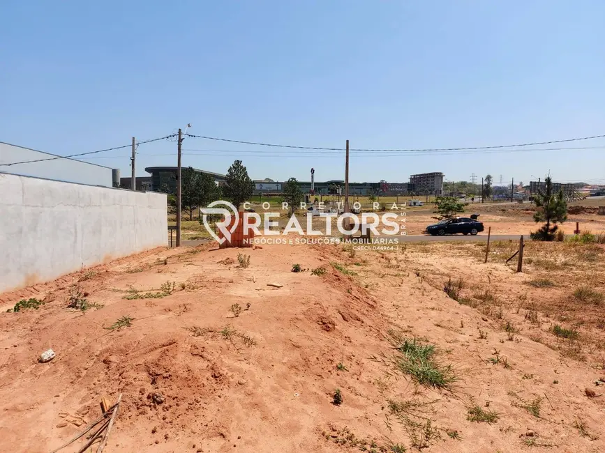 Foto 1 de Terreno / Lote à venda, 250m2 em Botucatu - SP