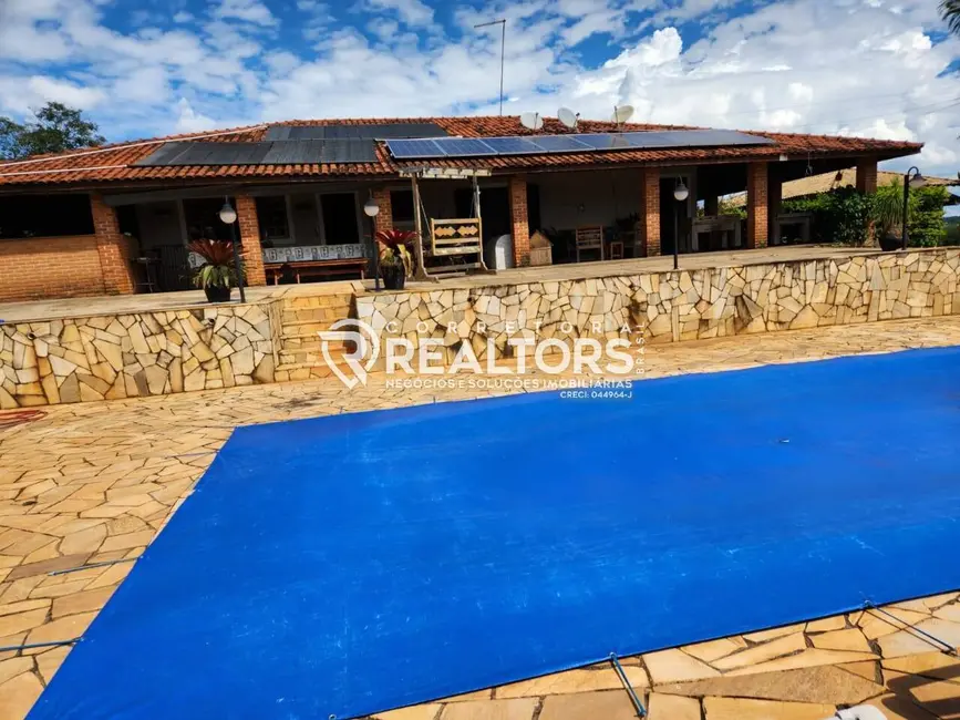 Casa com 4 quartos à venda, 6000m2 em Chácara Recreio Vista Alegre, Botucatu - SP - imagem 3 Foto 3 de Casa com 4 quartos à venda, 6000m2 em Chácara Recreio Vista Alegre, Botucatu - SP