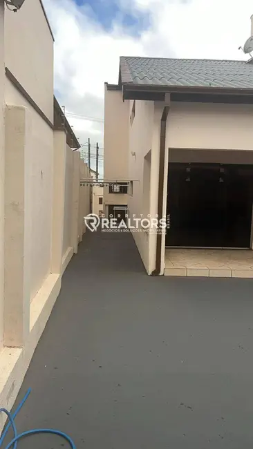 Foto 2 de Sobrado com 3 quartos à venda, 384m2 em Centro, Botucatu - SP