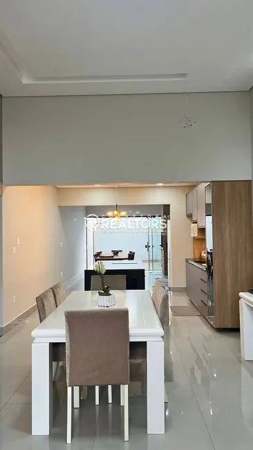 Foto 7 de Casa com 3 quartos à venda, 250m2 em Jardim Itamarati, Botucatu - SP