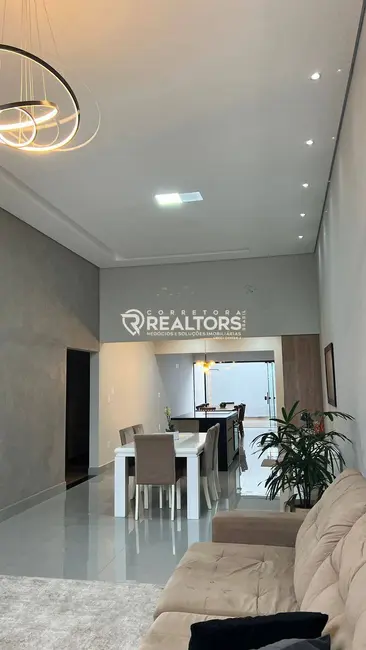 Foto 4 de Casa com 3 quartos à venda, 250m2 em Jardim Itamarati, Botucatu - SP