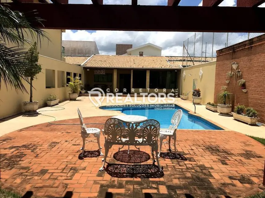 Foto 3 de Sobrado com 4 quartos à venda, 600m2 em Botucatu - SP