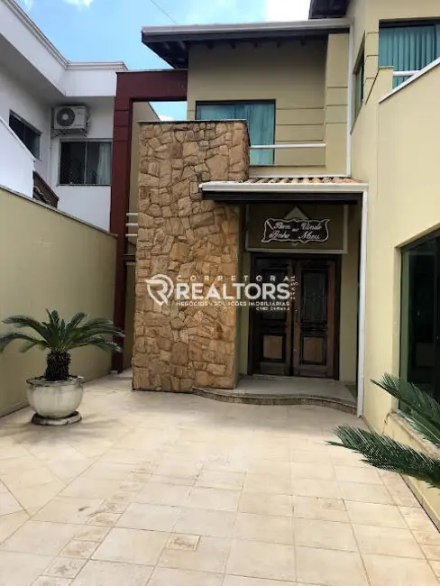 Foto 9 de Sobrado com 4 quartos à venda, 600m2 em Botucatu - SP