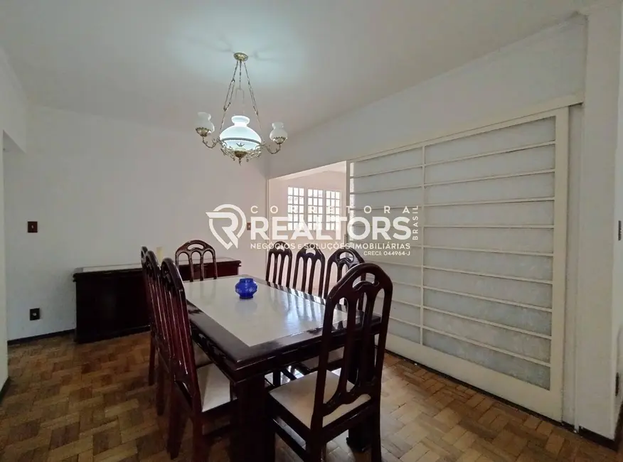 Foto 6 de Casa com 4 quartos à venda, 300m2 em Centro, Botucatu - SP