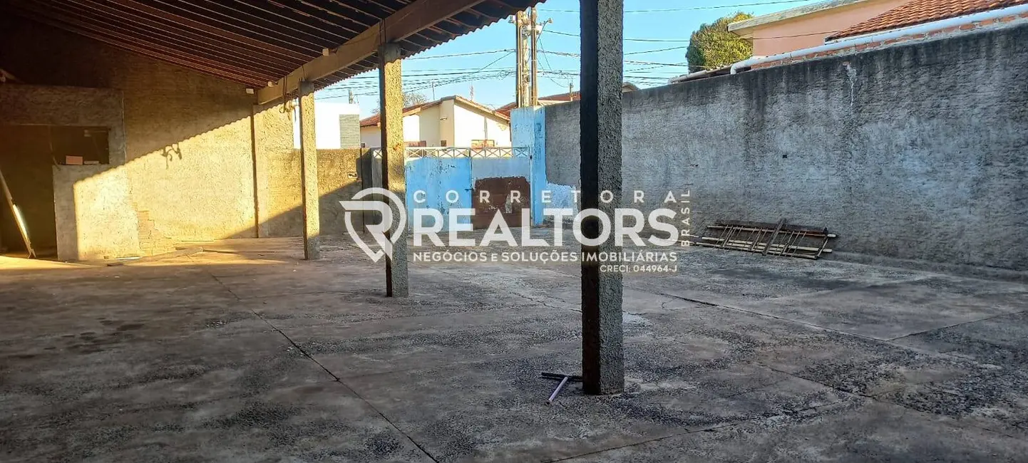 Foto 4 de Casa com 2 quartos à venda, 300m2 em Altos do Paraíso, Botucatu - SP