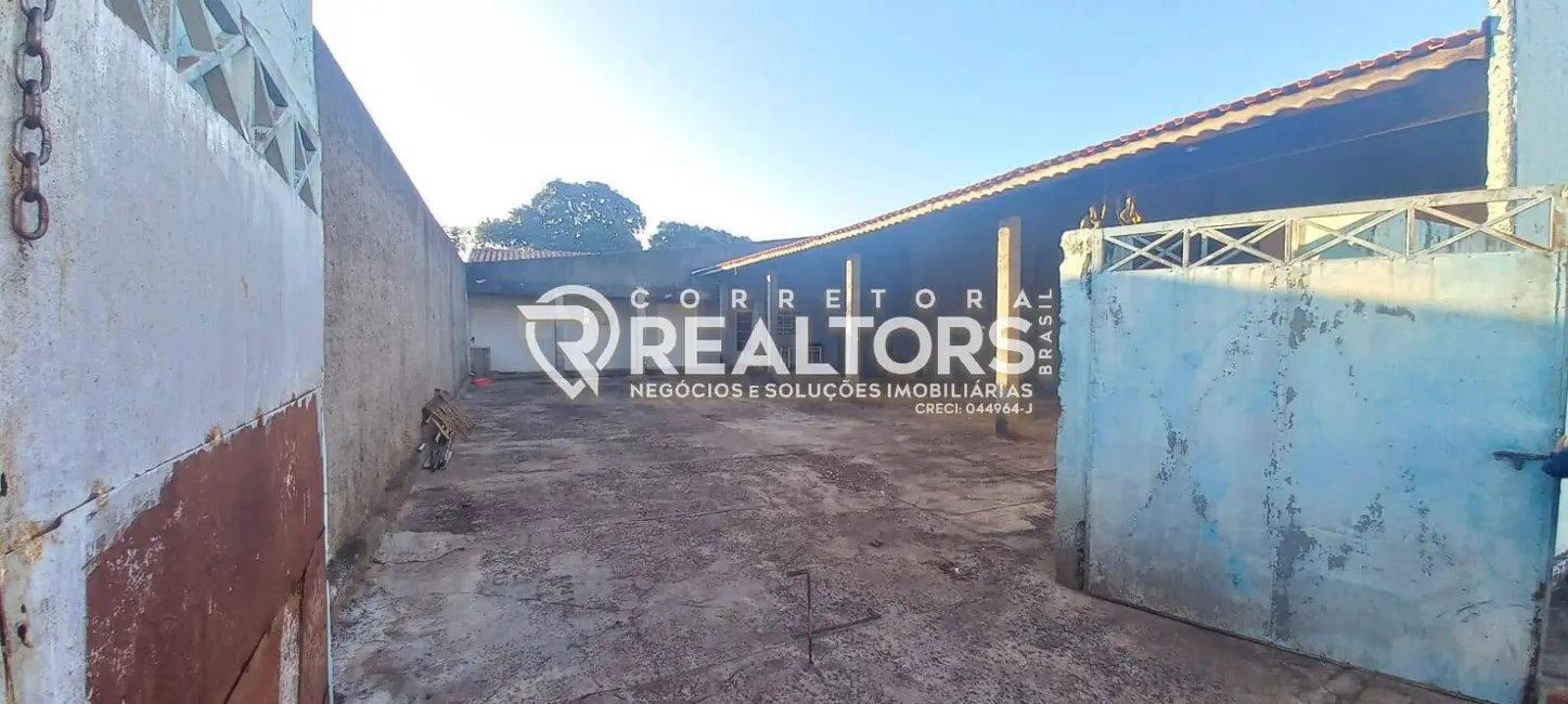 Foto 2 de Casa com 2 quartos à venda, 300m2 em Altos do Paraíso, Botucatu - SP