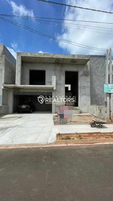 Foto 1 de Casa com 3 quartos à venda, 250m2 em Botucatu - SP