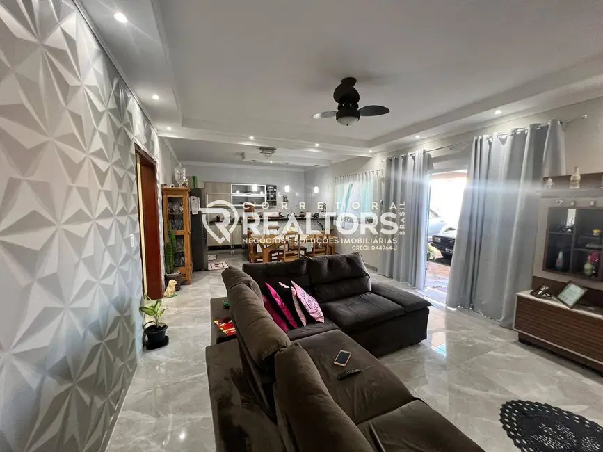 Foto 2 de Sobrado com 3 quartos à venda, 280m2 em Sao Manuel - SP