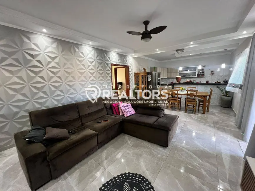 Foto 1 de Sobrado com 3 quartos à venda, 280m2 em Sao Manuel - SP