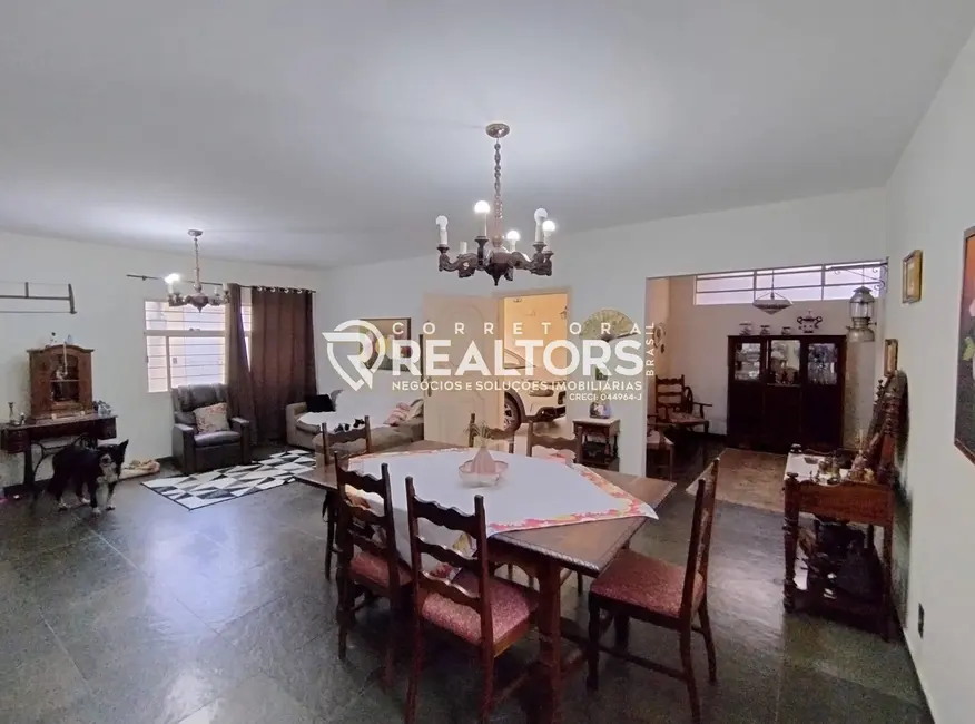 Foto 5 de Casa com 3 quartos à venda, 270m2 em Botucatu - SP