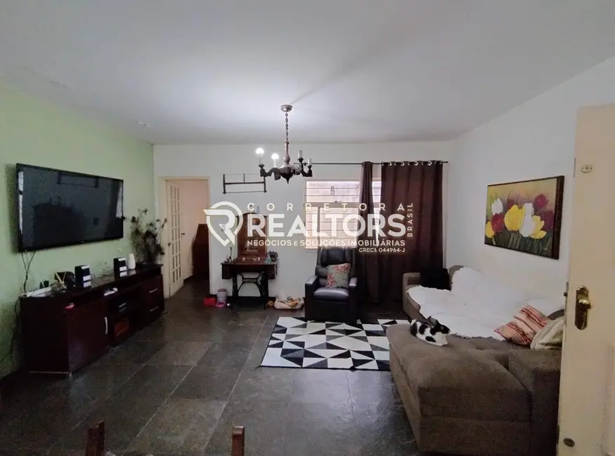 Foto 3 de Casa com 3 quartos à venda, 270m2 em Botucatu - SP