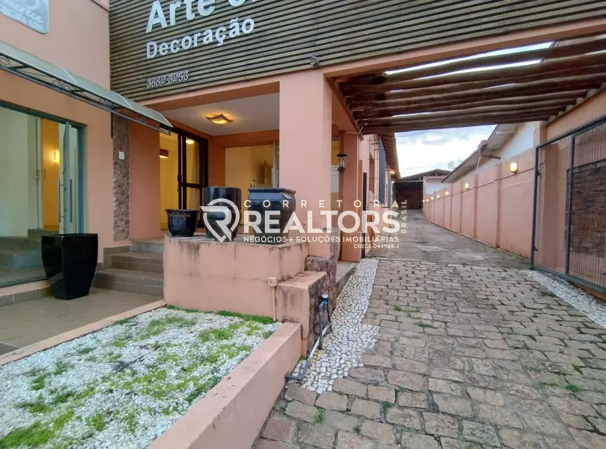 Foto 3 de Casa com 4 quartos à venda e para alugar, 1050m2 em Centro, Botucatu - SP