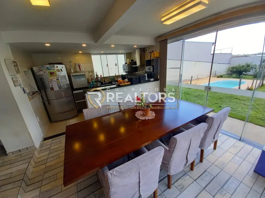 Foto 3 de Casa com 3 quartos à venda, 500m2 em Botucatu - SP