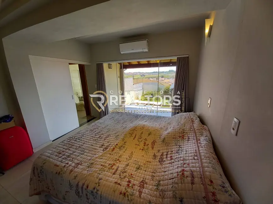 Foto 8 de Casa com 3 quartos à venda, 500m2 em Botucatu - SP