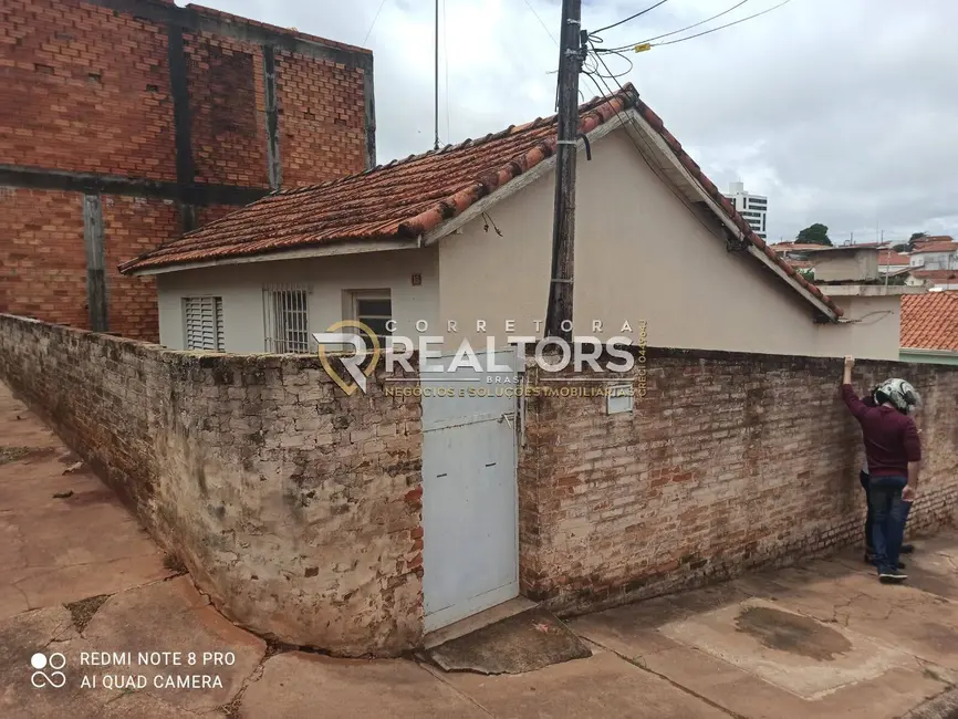 Foto 2 de Casa com 1 quarto à venda, 200m2 em Jardim São Vicente, Botucatu - SP