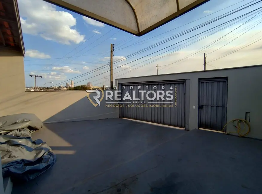 Foto 3 de Casa com 3 quartos à venda, 250m2 em Vila Casa Branca, Botucatu - SP