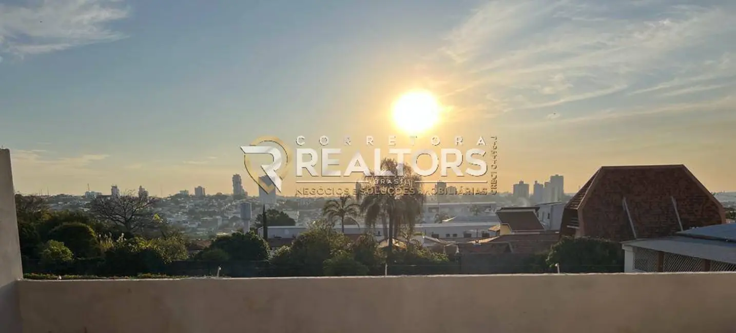 Foto 1 de Casa de Condomínio com 3 quartos à venda, 236m2 em Botucatu - SP