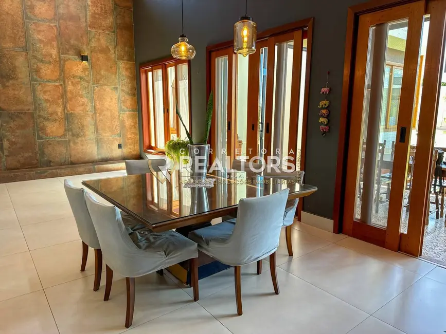 Foto 3 de Casa de Condomínio com 5 quartos à venda, 1112m2 em Residencial Parque Laguna I, Botucatu - SP