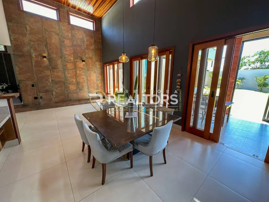 Foto 2 de Casa de Condomínio com 5 quartos à venda, 1112m2 em Residencial Parque Laguna I, Botucatu - SP