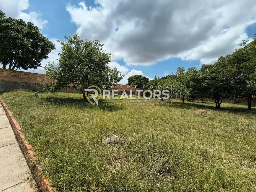 Foto 1 de Terreno / Lote à venda, 1440m2 em Jardim Botucatu (Rubião Júnior), Botucatu - SP