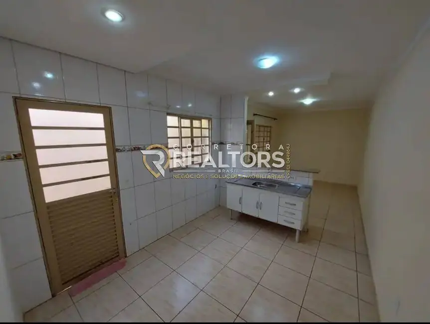 Foto 4 de Casa com 2 quartos à venda, 125m2 em Jardim Itamarati, Botucatu - SP