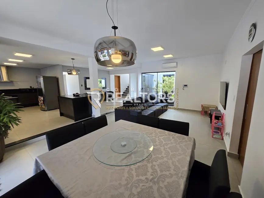 Foto 3 de Casa com 3 quartos à venda, 576m2 em Vila Sonia, Botucatu - SP