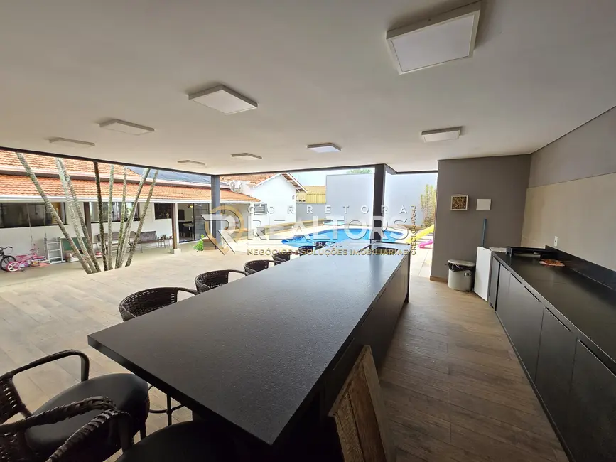 Foto 1 de Casa com 3 quartos à venda, 576m2 em Vila Sonia, Botucatu - SP