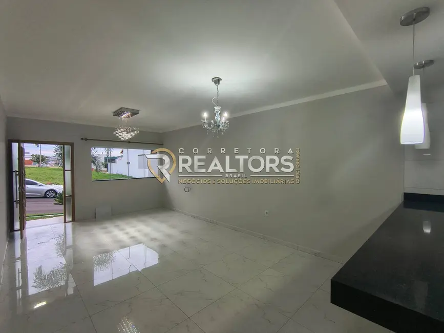 Foto 9 de Casa de Condomínio com 3 quartos à venda e para alugar, 167m2 em Chácara Floresta, Botucatu - SP