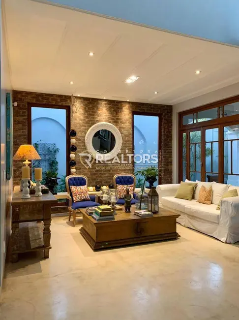 Foto 3 de Sobrado com 5 quartos à venda, 1000m2 em Porto Seguro - BA