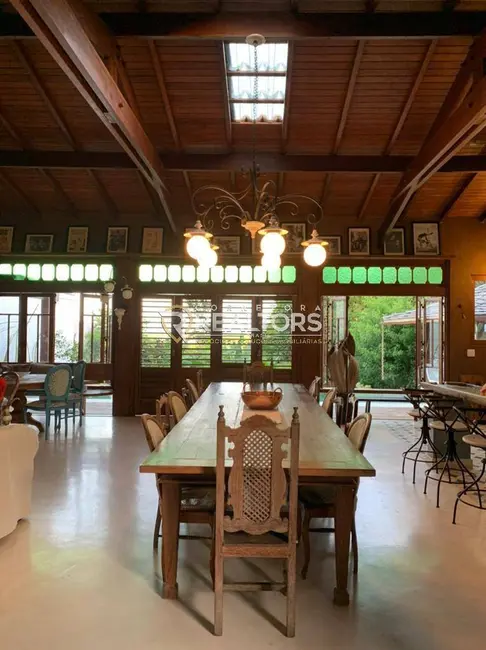 Foto 9 de Sobrado com 5 quartos à venda, 1000m2 em Porto Seguro - BA