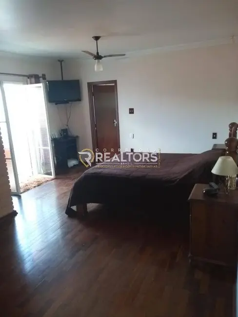Foto 2 de Sobrado com 4 quartos à venda, 600m2 em Vila São Lúcio, Botucatu - SP