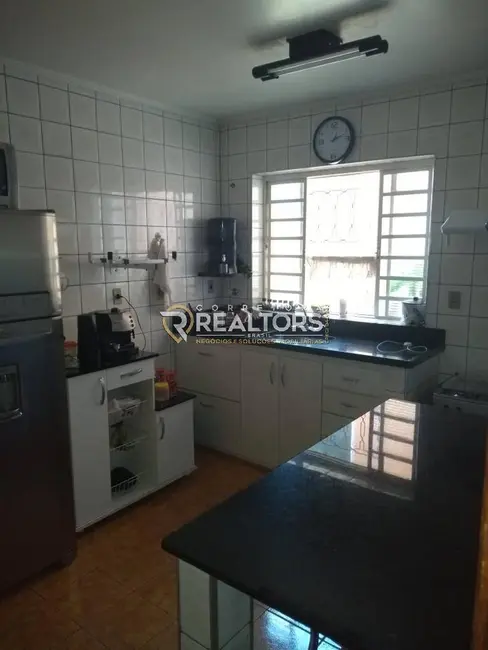 Foto 9 de Sobrado com 4 quartos à venda, 600m2 em Vila São Lúcio, Botucatu - SP