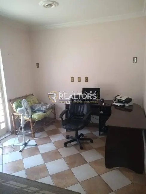 Foto 8 de Sobrado com 4 quartos à venda, 600m2 em Vila São Lúcio, Botucatu - SP
