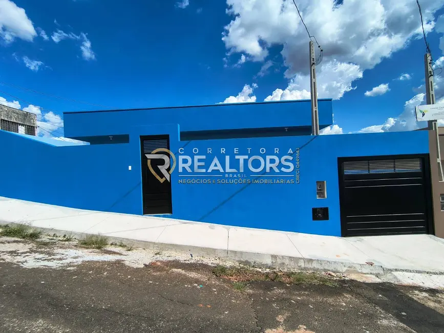 Foto 2 de Casa com 2 quartos à venda, 125m2 em Jardim Dom Henrique, Botucatu - SP