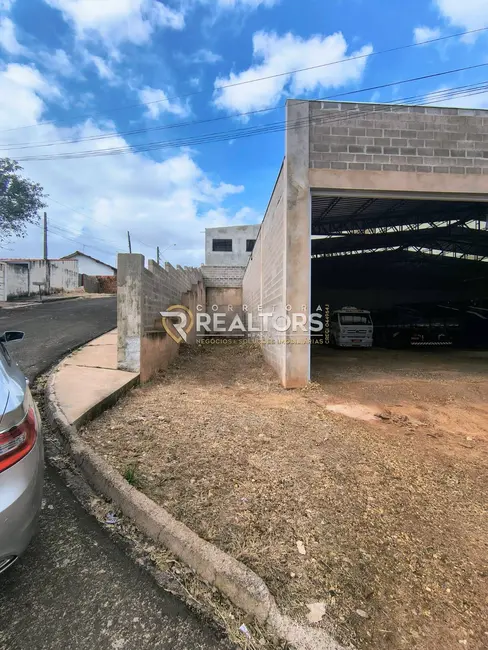 Foto 3 de Sala Comercial para alugar, 480m2 em Residencial Plaza Martin, Botucatu - SP
