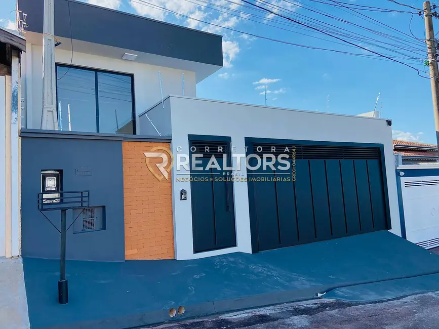 Foto 1 de Casa com 3 quartos à venda, 250m2 em Residencial Vila Di Capri, Botucatu - SP