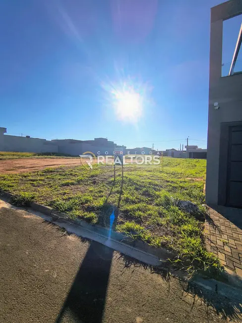 Foto 4 de Terreno / Lote à venda, 250m2 em Residencial Ouro Verde, Botucatu - SP