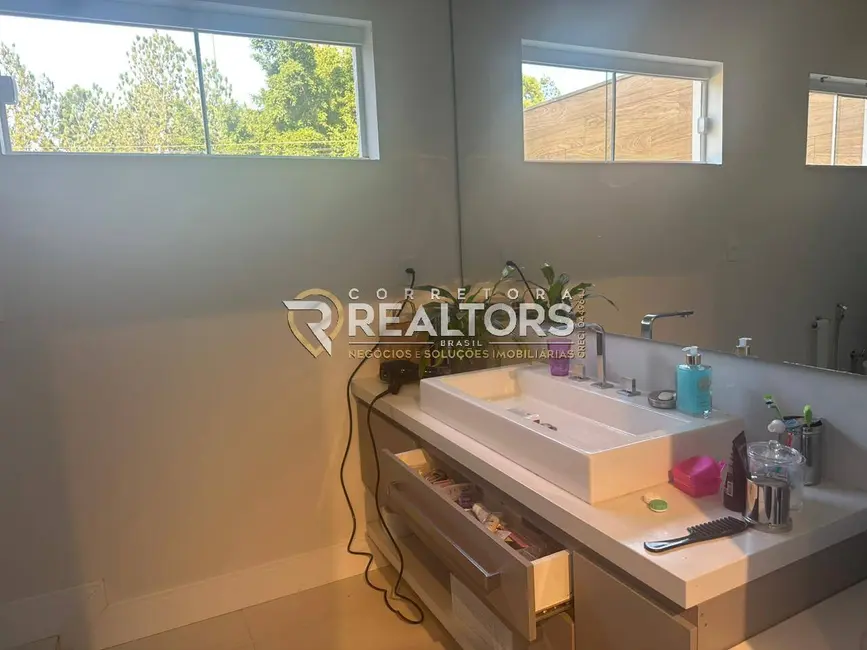 Foto 3 de Casa com 3 quartos à venda, 1000m2 em Sociedade Hípica de Botucatu, Botucatu - SP