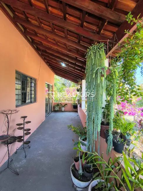 Foto 5 de Chácara com 4 quartos à venda, 3000m2 em Chácara Capão Bonito, Botucatu - SP