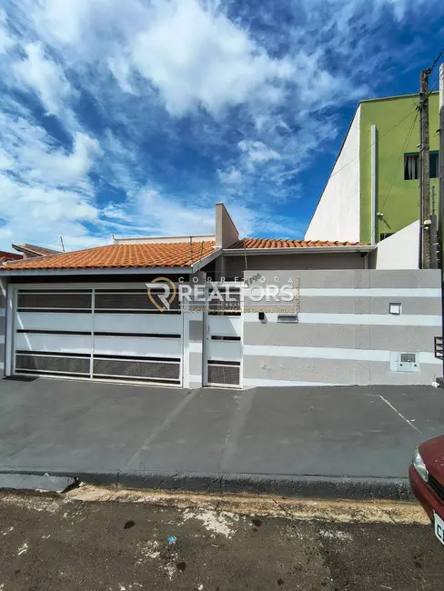 Foto 1 de Casa com 3 quartos à venda, 250m2 em Jardim Itamarati, Botucatu - SP