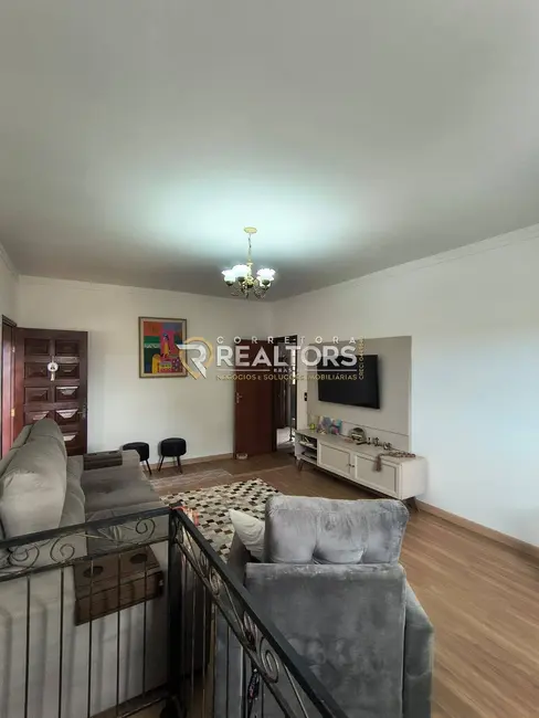 Foto 5 de Casa com 3 quartos à venda, 180m2 em Parque Residencial Vinte e Quatro de Maio, Botucatu - SP