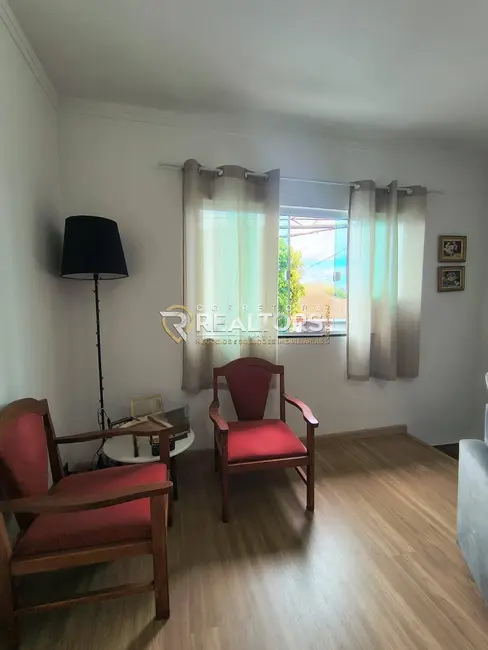 Foto 6 de Casa com 3 quartos à venda, 180m2 em Parque Residencial Vinte e Quatro de Maio, Botucatu - SP