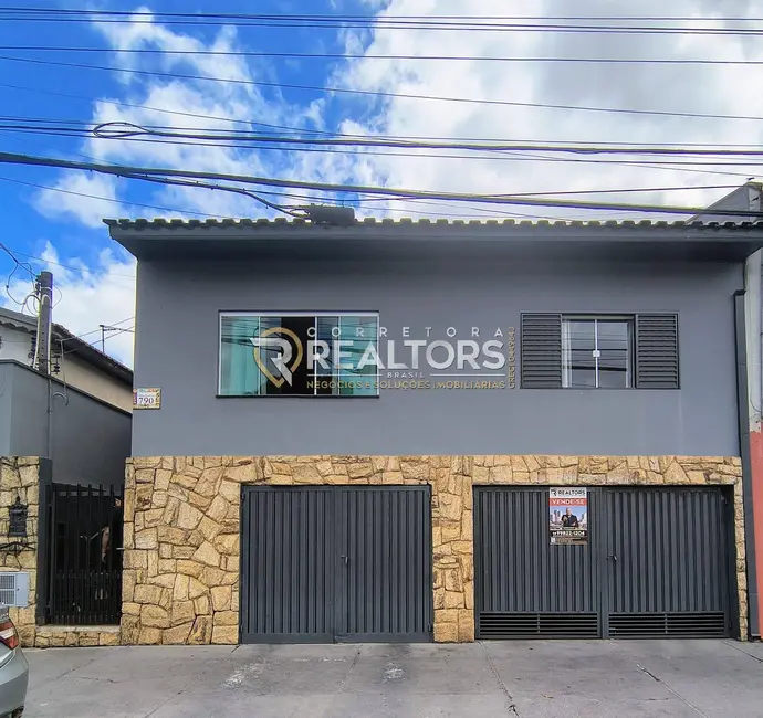 Foto 2 de Casa com 3 quartos à venda, 180m2 em Parque Residencial Vinte e Quatro de Maio, Botucatu - SP