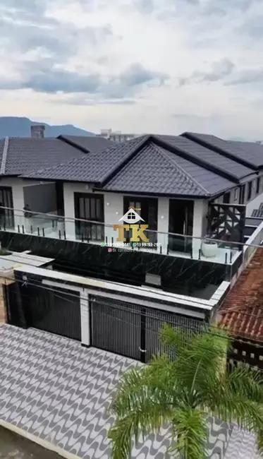 Foto 1 de Casa com 2 quartos à venda, 55m2 em Maracanã, Praia Grande - SP
