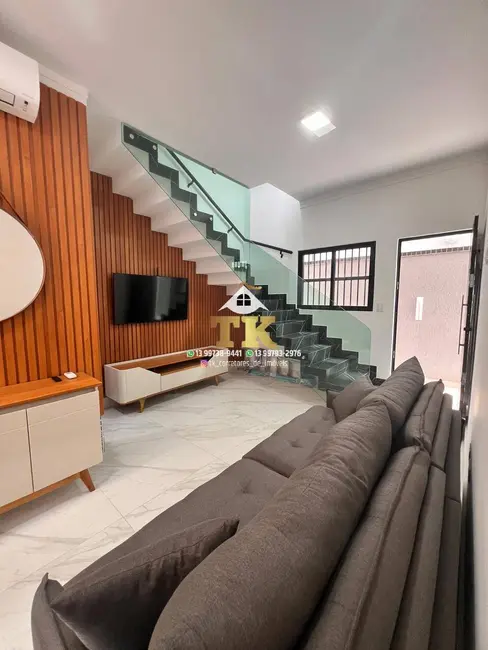 Foto 2 de Casa de Condomínio com 2 quartos à venda, 60m2 em Maracanã, Praia Grande - SP