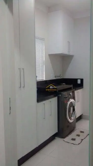 Casa com 3 quartos à venda, 234m2 em Jardim Monte das Oliveiras, Nova Odessa - SP - imagem 5 Foto 5 de Casa com 3 quartos à venda, 234m2 em Jardim Monte das Oliveiras, Nova Odessa - SP