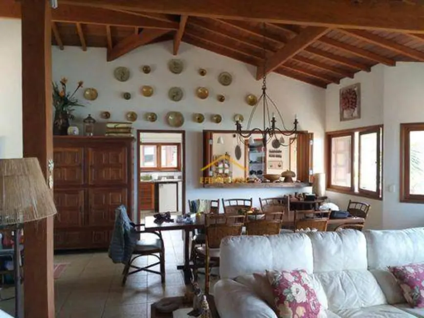 Casa com 4 quartos à venda, 1870m2 em Ubatuba - SP - imagem 5 Foto 5 de Casa com 4 quartos à venda, 1870m2 em Ubatuba - SP