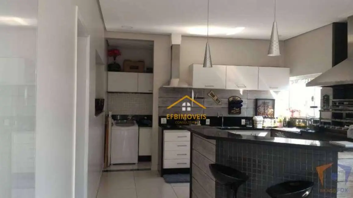 Foto 4 de Casa com 3 quartos à venda, 500m2 em Jardim Ipiranga, Americana - SP